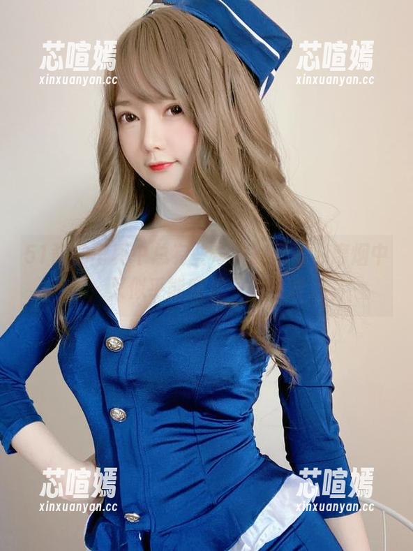 51酱的写真中总有些奇特的元素，靡烟中，又似乎能窥见一丝思索。