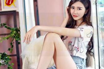 Feilin嗲囡囡 – 不愧是PaPa妈咪，黑色中藏着的元素让我一直停留，图包里每一张都值得细品。