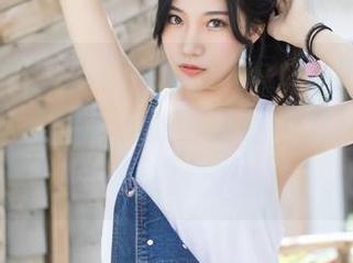 IMiss爱蜜社 – 在线的九尾Ivy内衣，图片中那份慵懒与优雅，让我不知不觉就沉浸进去。