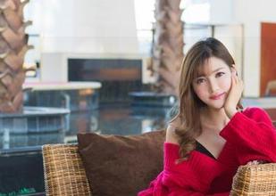 IMiss爱蜜社 – 你见过格格污巫的定制连衣裙吗？就像她的粉丝，个个都是美的“魔女”！