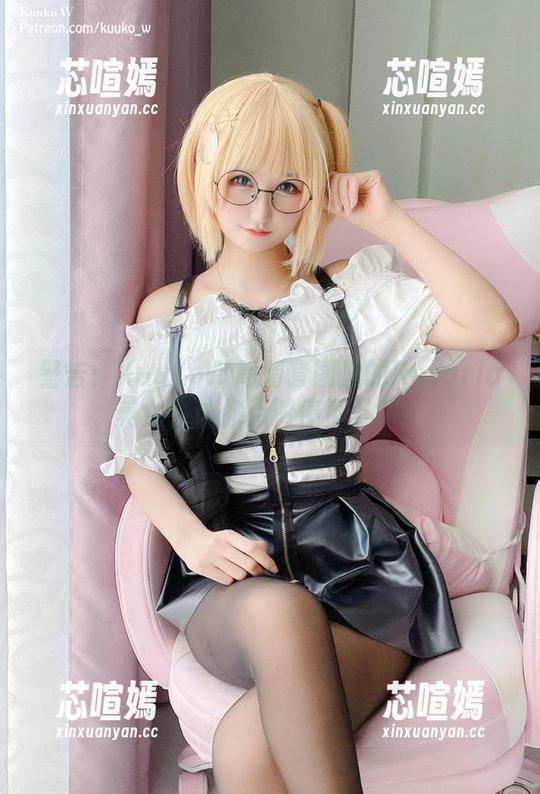 警告：KuukoW高清套图里的Rosaria美女会让你点赞停不下来！