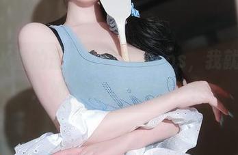 看完K酱的最新豹纹内衣cos，我就想问：她是怎样做到的？！