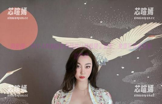 微密圈 - MIYA和她的黄色战袍让我想到了童年，免费写真有甜蜜的气息