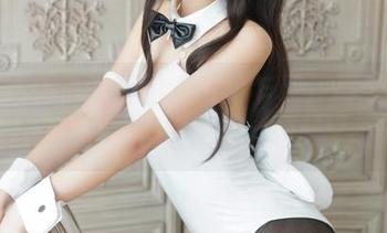 喵糖映画精选美图，玉背乍现，那个臀真的没话说。