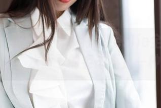MiStar魅妍社 – 耶利米Leslie全套泳装写真，水面下的姿态不止一种。