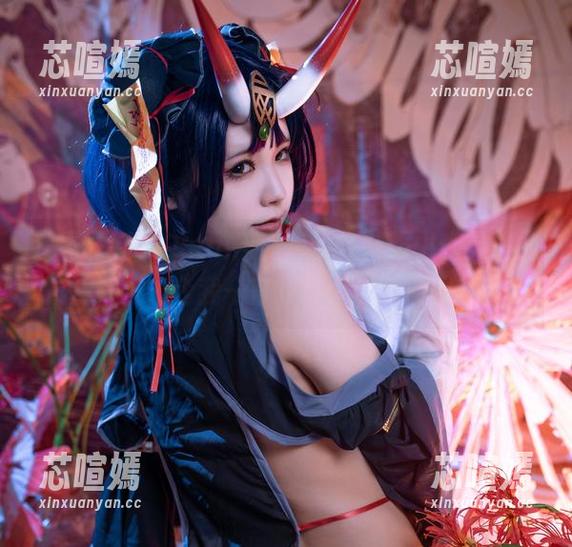 套图更新：Quan冉有点饿在制服中幽灵般的存在，令我一言难尽，食欲再起？