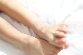 ROSI – 在杨晨晨的夏天精选中，颜色像是对话一样闪烁