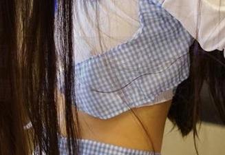 ROSI图包：嫩学妹制服，似乎每个折角都藏着不经意的魅力，细节真迷人。
