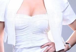 TuiGirl推女郎 – 我有一个新习惯：每周看一次易阳的秘书合集，给生活加点调料，嘿嘿！