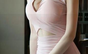 UGirls尤果网 – 孟思雨原图揭秘：蕾丝与尴尬只差一寸！