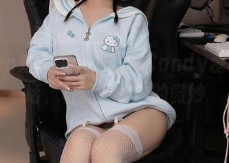 Xiuren秀人网 – 灰丝与Candy糖糖的对话，写真合集中的微妙
