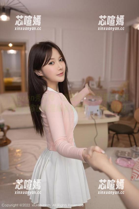 Xiuren秀人网 - 我说四月月的黑白写真可能是你的新壁纸来电警告，来试试嘛！