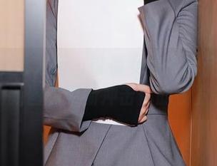 Xiuren秀人网 – 谁说女孩不能沉默？王薇薇的新图包更新冲击你的视觉神经！