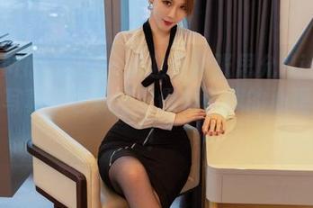 YouMi尤蜜荟 – 欢迎来到张思允Nice的白丝写真，色彩搭配像极了我的心理状态！