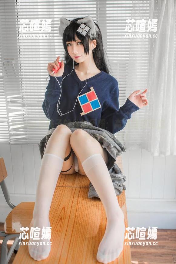 izumi泉桃子的丝袜历程：高清图包带你走过7980条幽默小路！