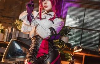 谁能拒绝九言从不咕咕的比基尼写真集？反正我不行！