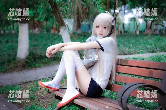 谁说五更百鬼只会拍照？她的泳装美图也是一绝啊