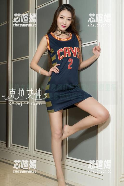 克拉女神-小芹 克拉女神 - 小芹教你红裙搭配:美图里每一帧都是导演的新生涯。
