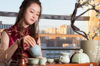 克拉女神 – 盈盈的私拍“连体衣怪兽”，套图里的轻松与随意！