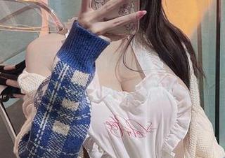 微密圈 – 兔宝妮to的私房视角：裸足多了几分自在，少了点拘束。