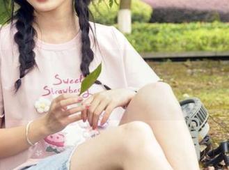 初夏女神 – 柒柒与她的制服派对：随便翻翻就变成资源的宝藏
