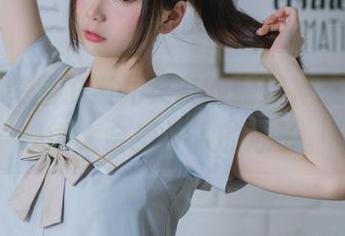 原图更突显了猫儿女友的慵懒神态，喵糖映画太会抓住人的心了。