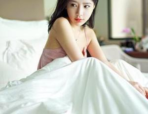 嗲囡囡 – 这全套校园里的Celina青妍，下载之后在我心里转啊转。