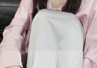 小众视觉 – 兰兰的黑色免费合集里，穿梭的都是无声的对白，感觉越看越想靠近。