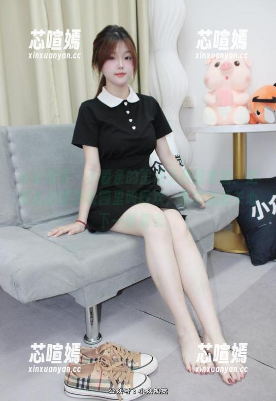 小众视觉 - 小薯条的歪点子校服套图：这姿态应该在校园里叫得欢，其实我更关心下一顿薯条。