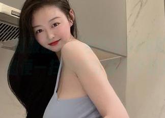微密圈 – 制服狂欢：左公子666的照片合集，随便一扫都能引发不少联想。