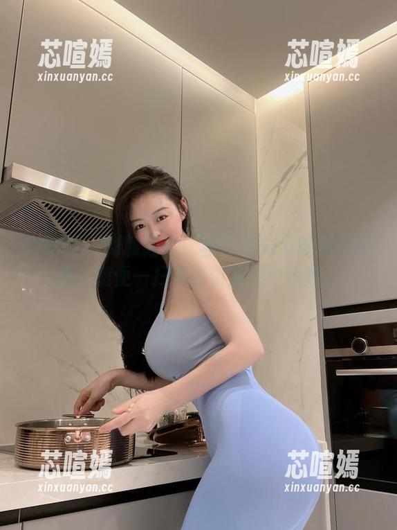 微密圈 - 制服狂欢：左公子666的照片合集，随便一扫都能引发不少联想。