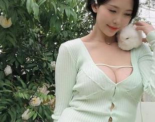 写真中，抖娘利世与红裙，无言以对，就这样吧。
