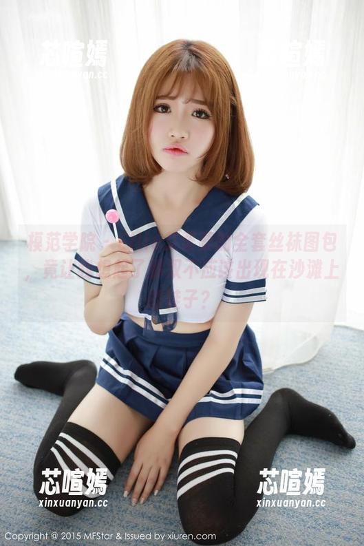 模范学院 - Ellie艾栗栗的全套丝袜图包，竟让我想起了那双不应该出现在沙滩上的鞋子？