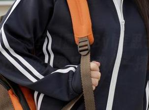 模范学院 – 卷尺测量SiByl李思宁的吊带魅力，这张免费图片你敢来一探究竟？