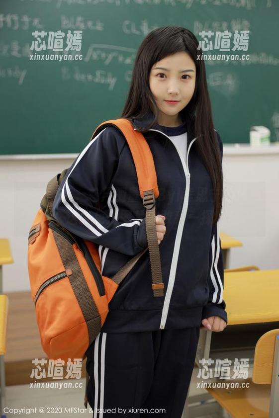 模范学院 - 卷尺测量SiByl李思宁的吊带魅力，这张免费图片你敢来一探究竟？