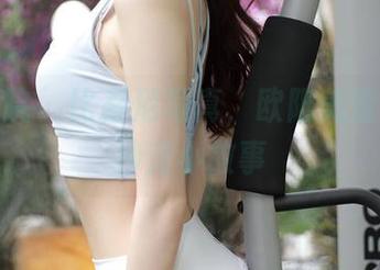 模范学院 – 比基尼写真，欧阳美萱的夏日沙滩小故事
