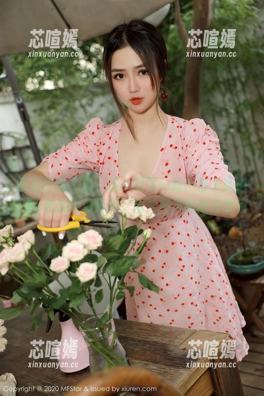 模范学院 - 哇，这一张又一张！白子嫣nicky和她的体操服，图片在不同地方发光