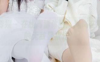 物恋传媒 – 在线高清体验：岚岚在灰丝里的无敌显瘦法！