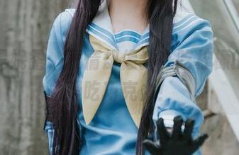 作品是妮露，表情却像我在吃柠檬的白莉爱吃巧克力！