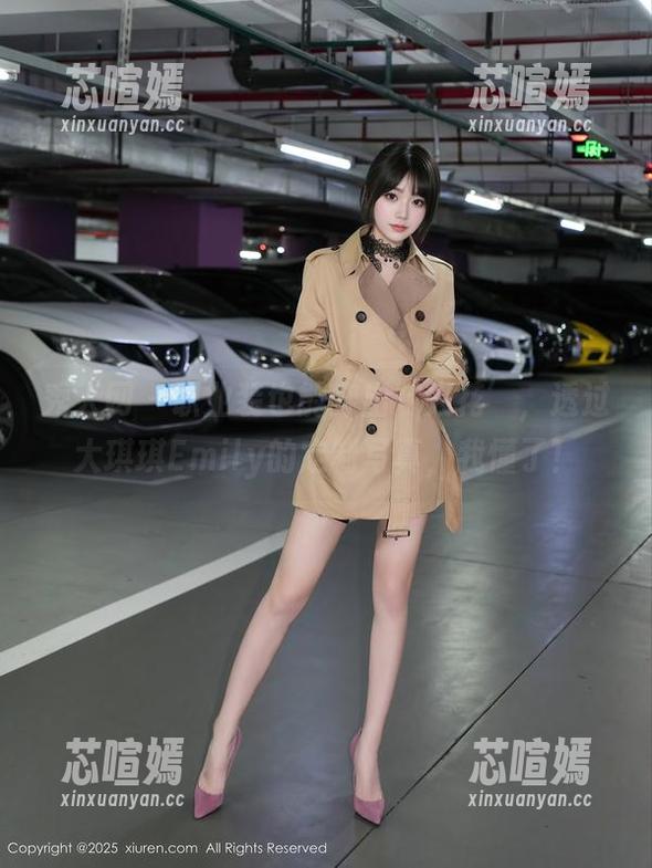 秀人网 - 职业装也能穿出‘火花’，透过大琪琪Emily的定制写真，我懂了！