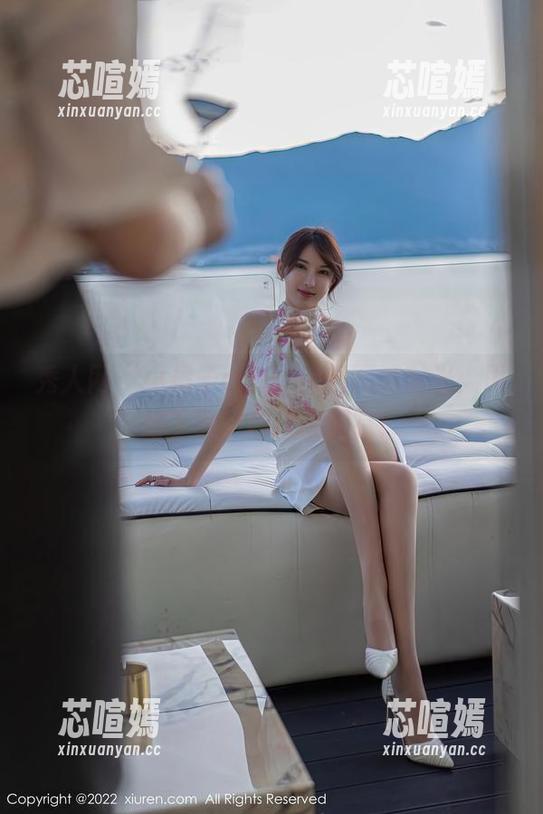 秀人网 - 小橘子orange的短裤时光：原图下载，你值得拥有！