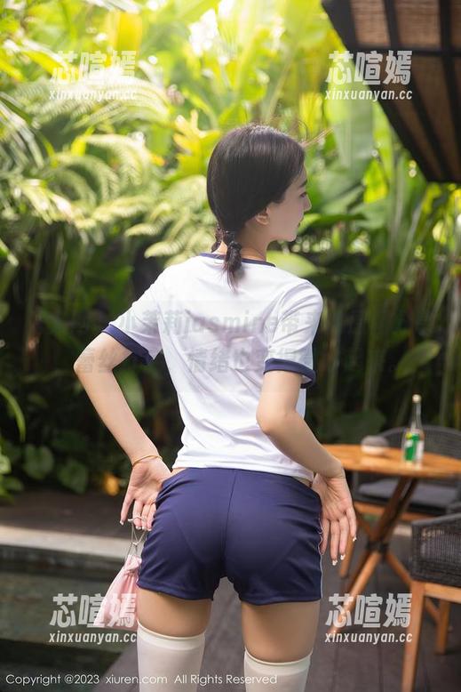 秀人网 - 小茉莉jasmine带来的原图分享，蕾丝打底，情绪也变得微妙起来。