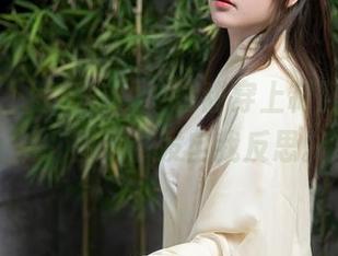秀人网 – 即刻在线，白甜穿上制服的那一刻，图片引发自我反思。