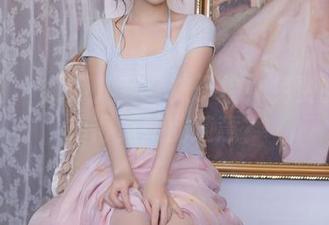 秀人网 – 虞姬儿变身袜子控！免费的照片拍得竟如此随意？