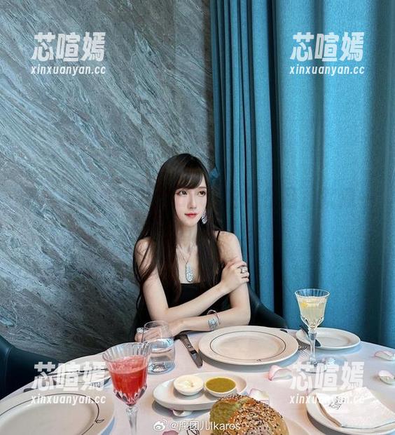 腐团儿Ikaros 无圣光的腐团儿Ikaros白裙作品,就像一场无形的奏鸣曲!