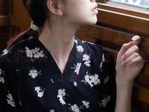 袜啵啵 – 稚予的无圣光合集上线，报告脚对脚比大小的真实情况！这是不是太可爱了点？