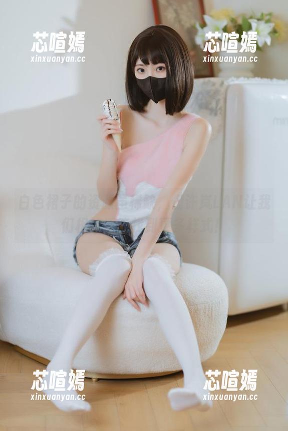 白色裙子的资源虽稀缺，但许岚LAN让我们相信还能找到更多样式！