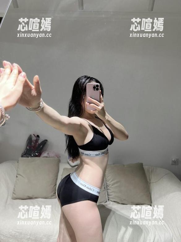 微密圈 - 谁说免费的图片不能有色彩？铁锤姐姐这蓝色neinei让你眼睛亮！