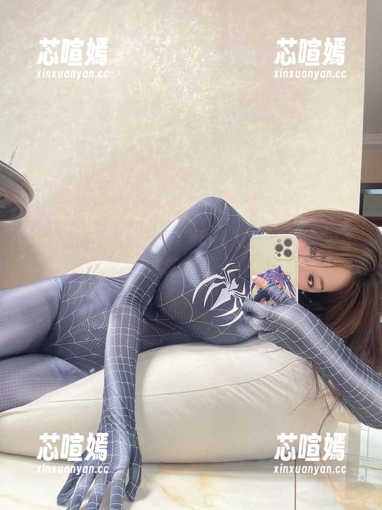 微密圈 - 学霸雪怡妹纸在教室掀起一波不学无术的写真热潮！