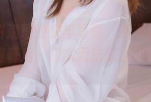 雯妹不讲道理的蛇年写真，满满春节大礼包的台前幕后，根本无法抵挡的诱惑图集。